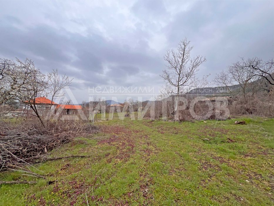 Продава се Парцел в с. Средня, Област Шумен - 1615 кв.м за 7 €/кв.м - Снимка #2