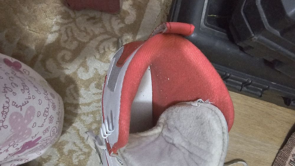 Продам коньки 35р