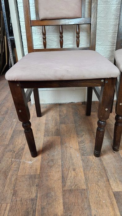 Дървени трапезни столове