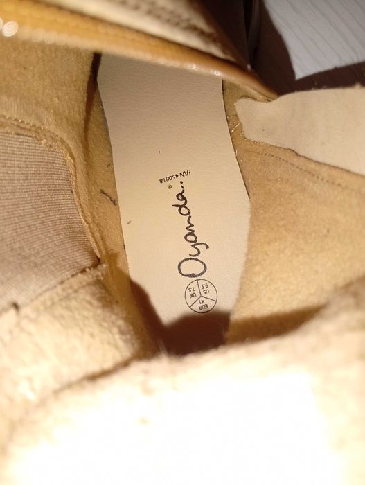 Дамски боти от изкуствен велур, 41 номер. Светло бежави. Нови.