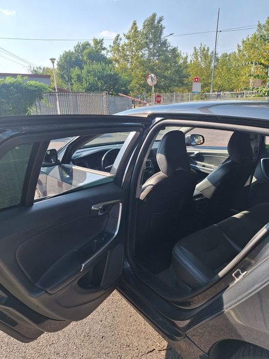 Volvo V60 D2 2015