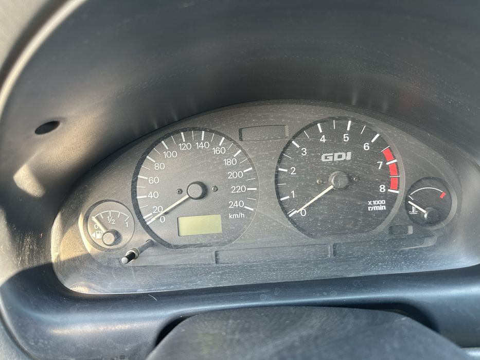 Mitsubishi carisma 1998