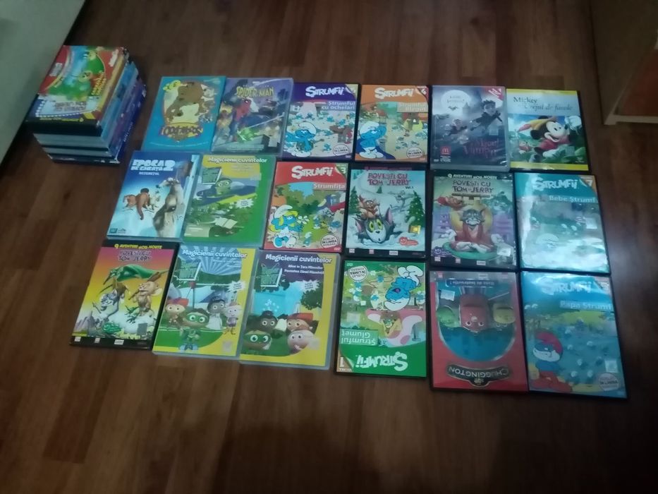 Vând DVD-uri pentru copii.