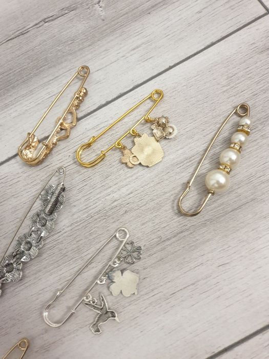 Brose tip ac se siguranta noi argintii aurii superbe