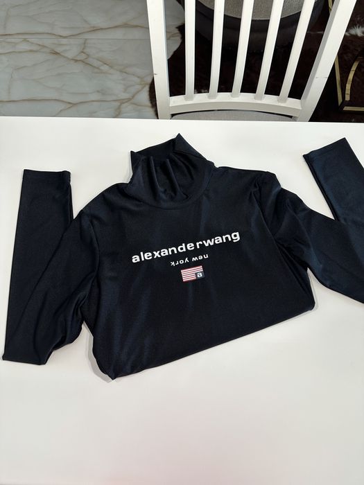 Боди с дълъг ръкав Alexander Wang/ Блуза Balenciaga/Спортен топ Fendi