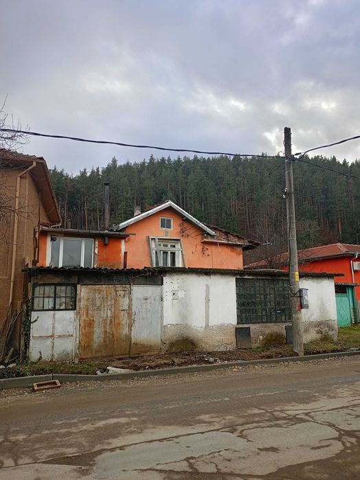 Къща в село Турия