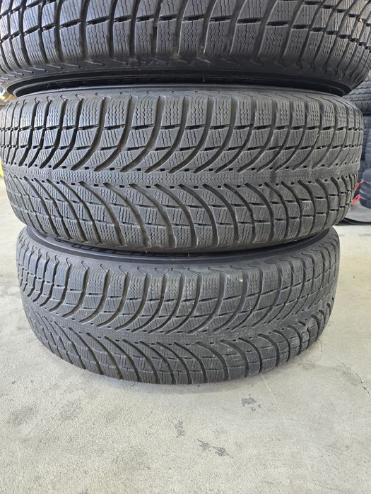 4 Броя 235/60/18 Michelin 2x6,5mm 2x6,2mm