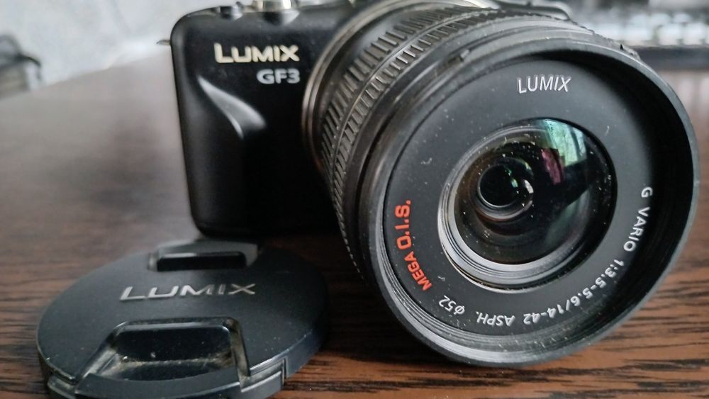 Продам фотоаппарат Panasonic DMC GF3 .