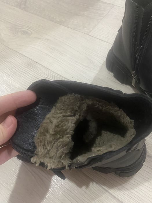 Продам зимнюю обувь для девочки