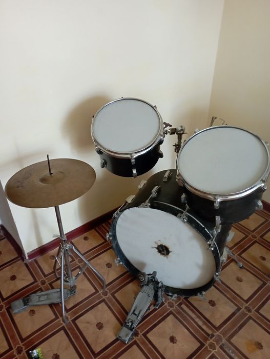 Ударник сотилади