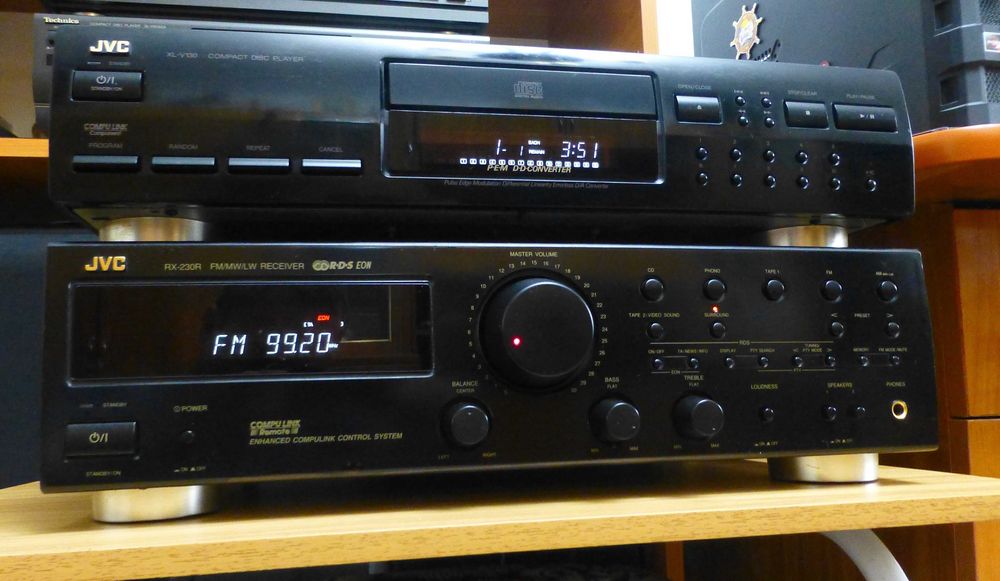 Amplituner si CD player JVC