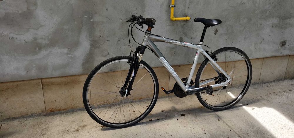 Bicicleta de oras Scott cu roti de 28 inch cadrul de aluminiu