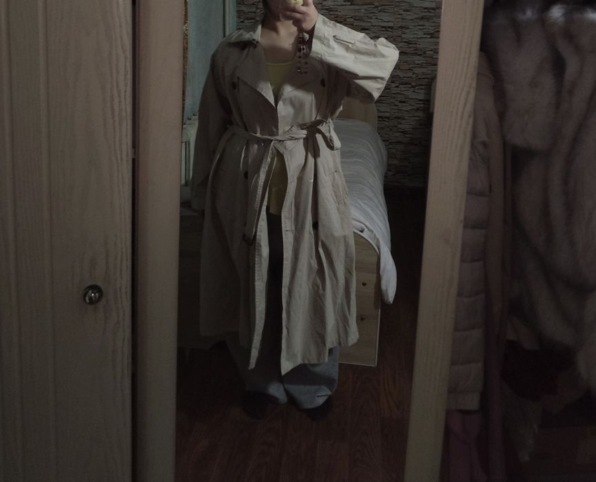 Белый тренч с поясом