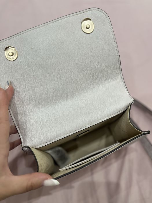 Guess дамска чанта