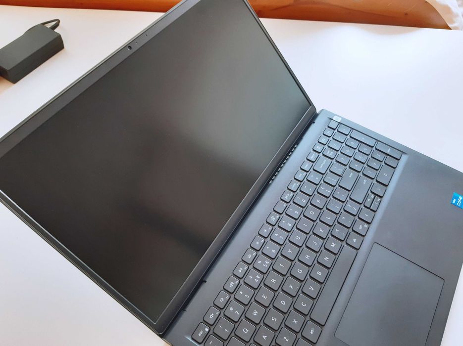 Dell Vostro 3520 - Intel i5-1235U | 16GB RAM | 512GB SSD - (Отличен, Гаранция)