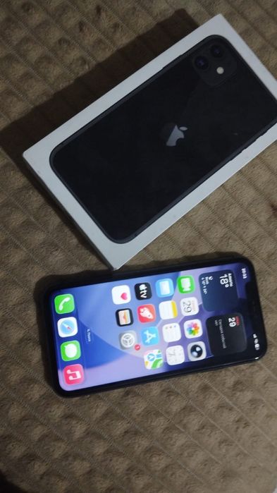 Продам айфон 11 на 128гб