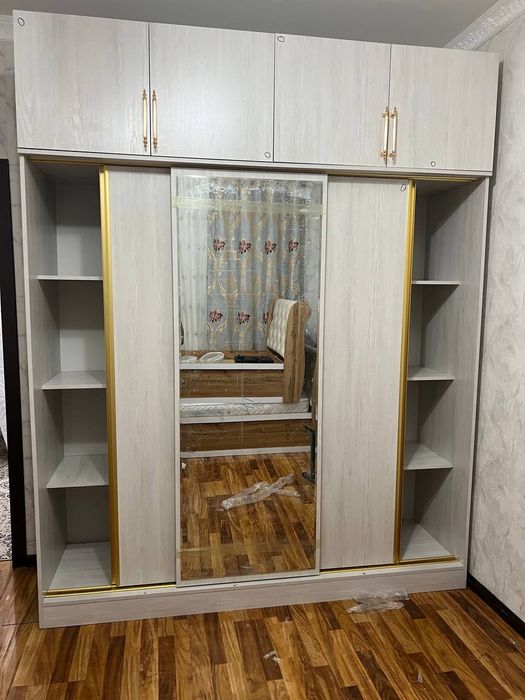 Shkaf sotiladi dastafka ustanovka bepul. Metri 1200 mindan