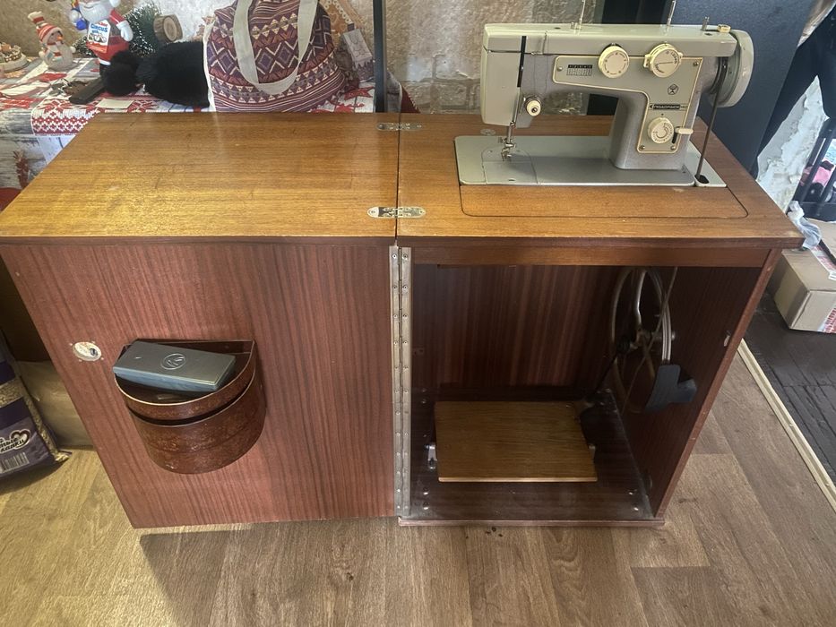 Швейная машинка!!!