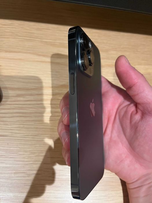 iPhone 13 Pro — отлично визуално състояние, батерия 77%