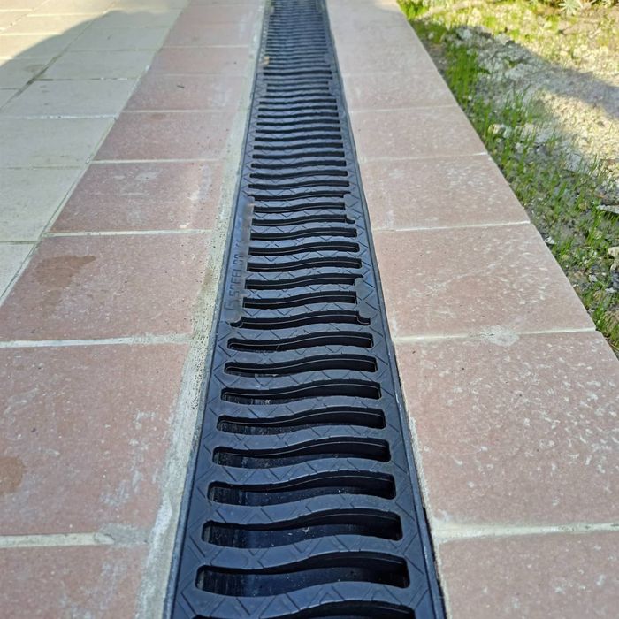 Бусчатка ва кафелли йолаклар учун копкогли лоток ва траплар.