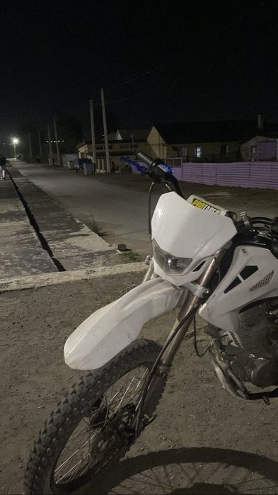 Срочно!!Эндуро Avantis AЗ 250 165fmm обмен айфон