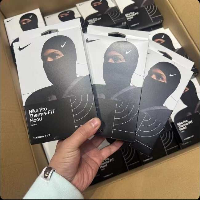 Чисто нова маска Nike Pro Therma-FIT Hood