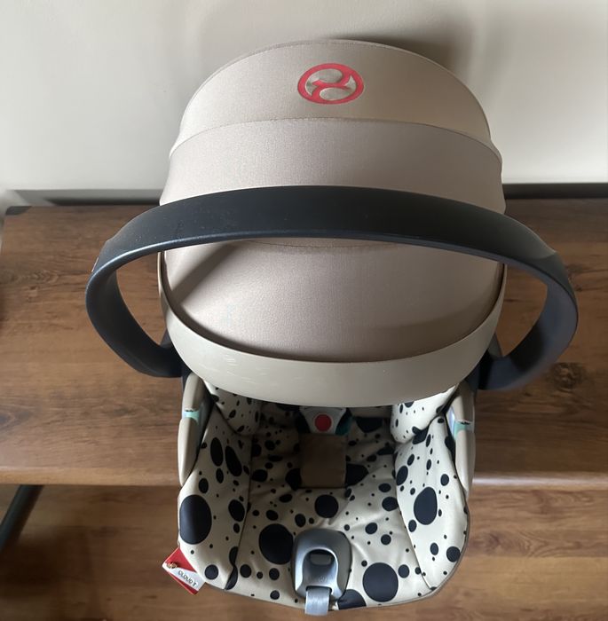 Стол за кола Cybex Cloud Z i-size Karolina Kurkova Fashion Collection