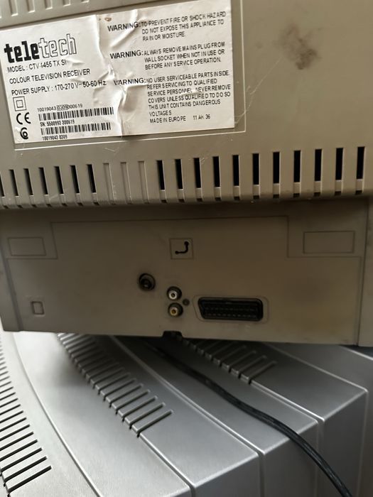 2 CRT телевизора + 2 декодера