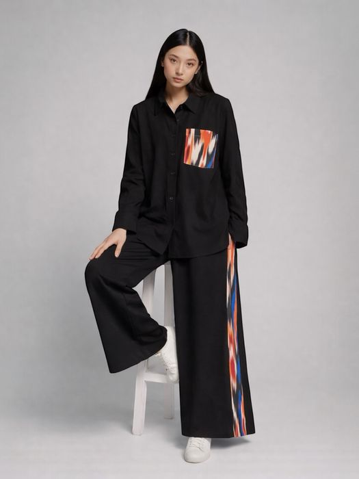 Женский костюм-двойка оверсайз с лампасами из штапеля с этно-принтом