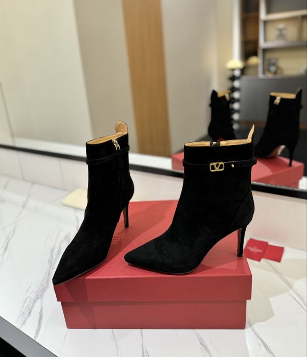 Ghete valentino cu toc