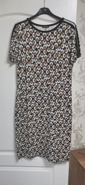 Рокли с къс ръкав Daphne