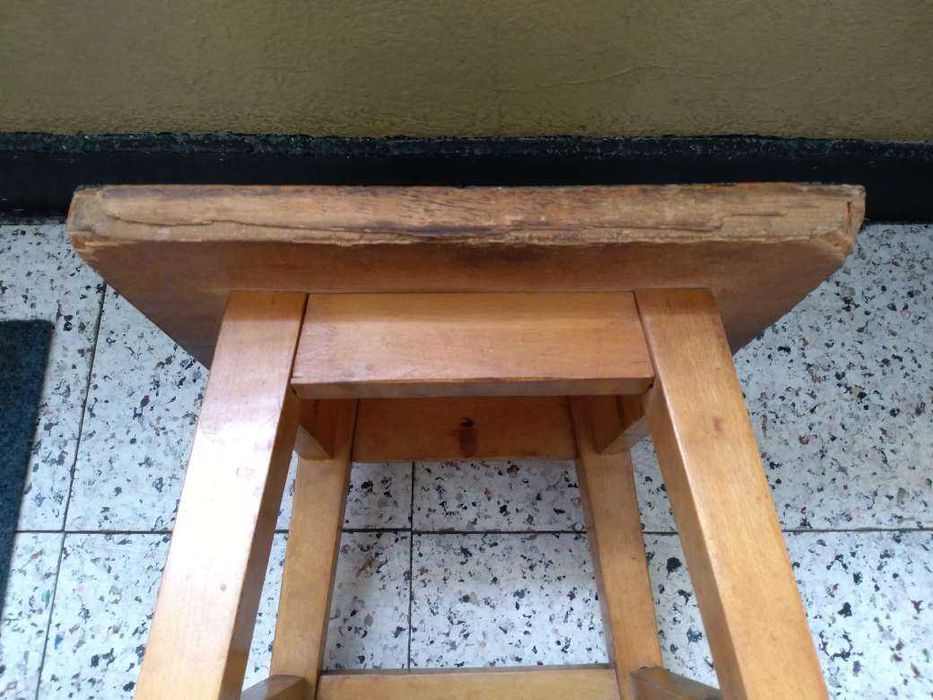 Стол --табуретка -