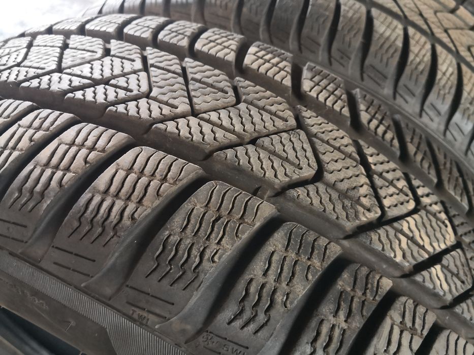 225 60 18 цола гуми като нови Pirelli dot 23