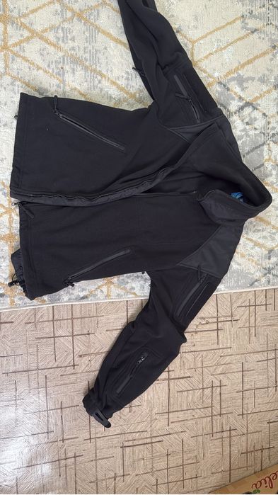 Күзгі формалар көк және қара