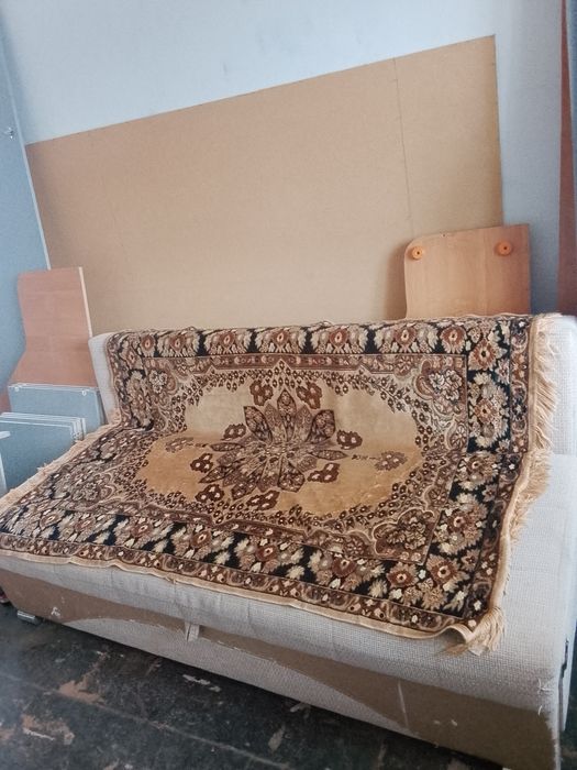 Продам диван с подушками