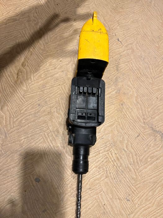 Bormasina Ciocan Rotopercutor, Dewalt DW005