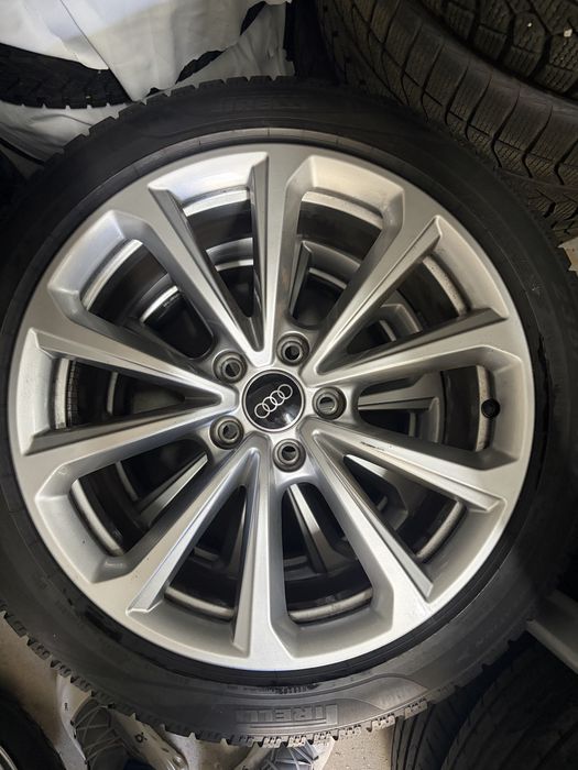 Jante originale Audi A5/S5 B10 echipate cu anvelope de iarna 235/45/18 Dot 1824