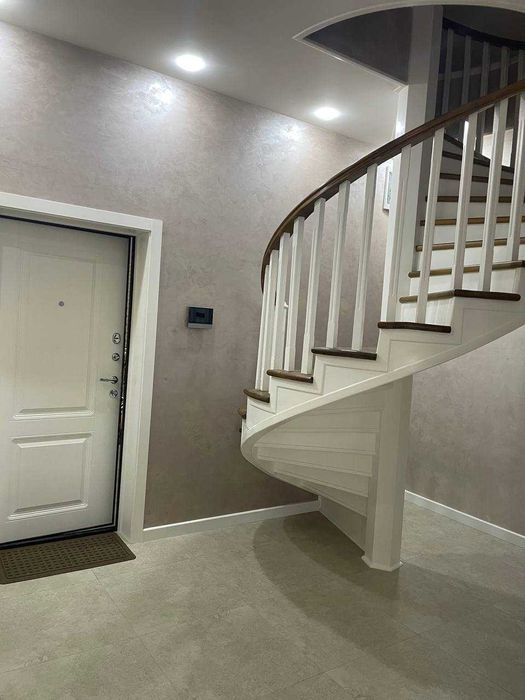 Супер! Продается 3х ком в Центре в ЖК Дархан Новостройка 132м2 Кирпич