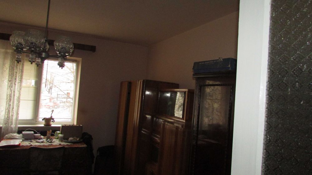 4 camere etaj 1 zona Poiana Narciselor