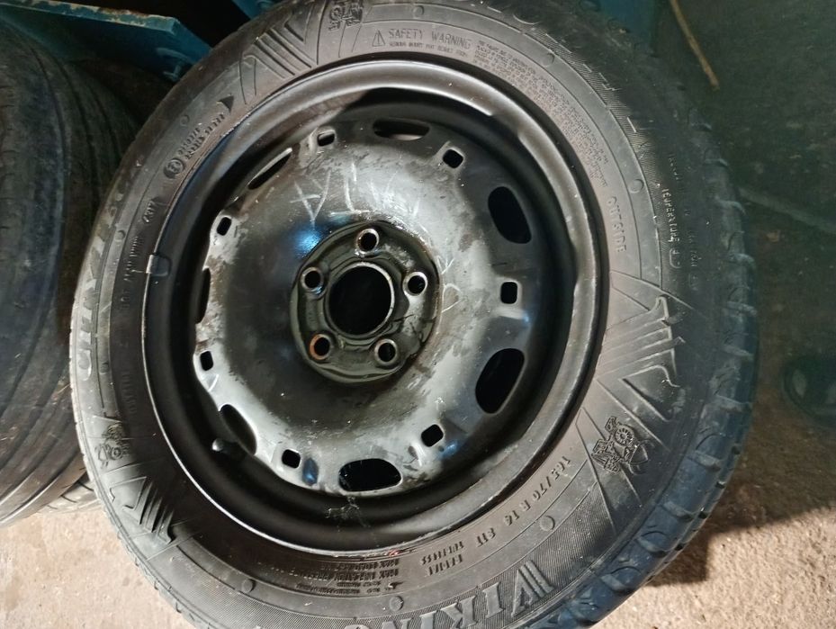 Vînd 4 roti cu cauciucuri de vara stare buna