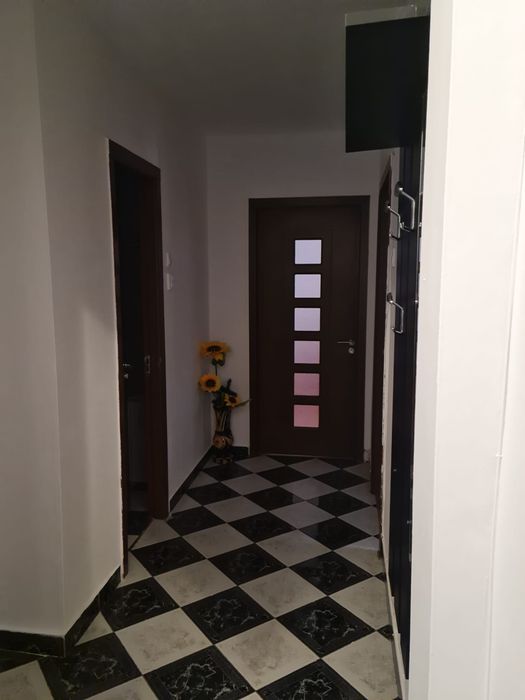 Inchiriez apartament