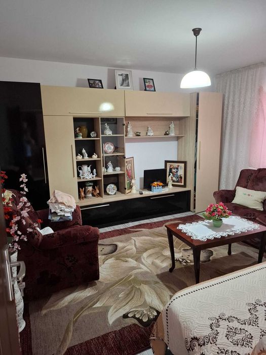 Vând casă în Huși