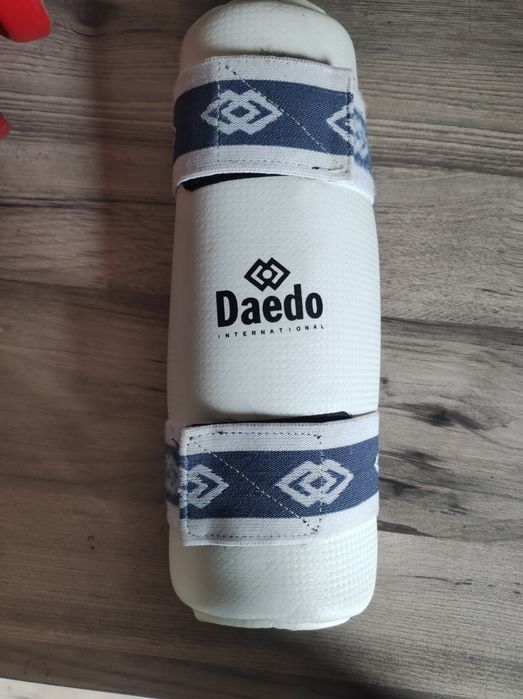 (Ekupurofka Taekwondo WTF) Sotiladi!!! 10-11-12 yoshli bolalar uchun.