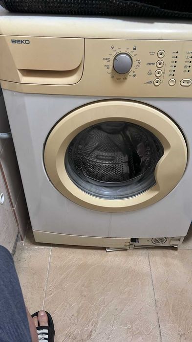Продам 2 старые стиральные машины BEKO и Whirlpool