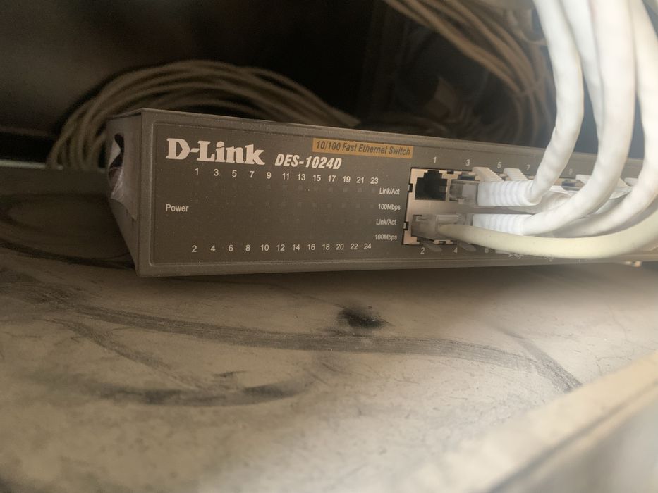 Серверный шкаф с коммутатором