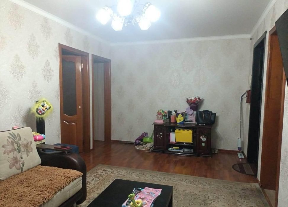 Продам 3хком.квартиру район 8 школы.