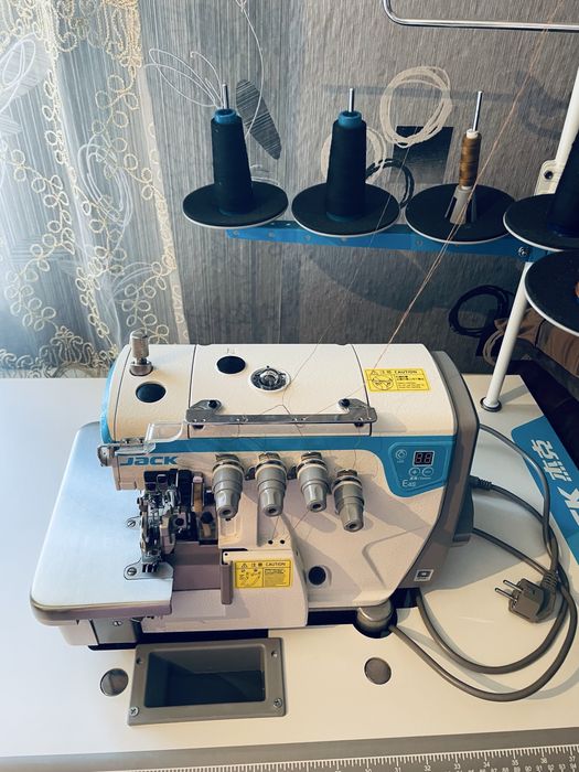 Продам Оверлок Jack