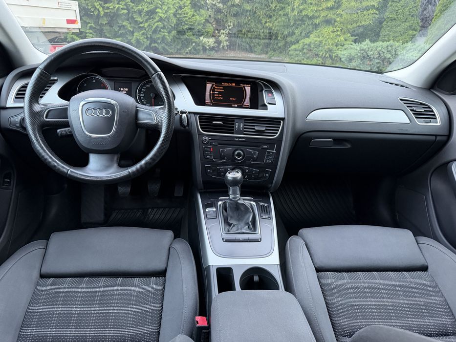 Audi A4 2.0 diesel  170 cp 2011 full led