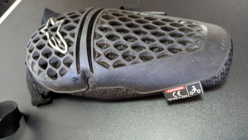 Protecții genunchi Alpinestars Bionic Plus