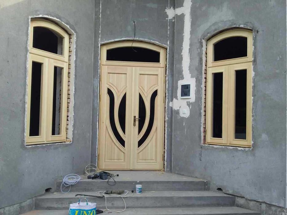 Kuxnya uchun eshik va romlar yog'ochdan, окна и дверей из дерева